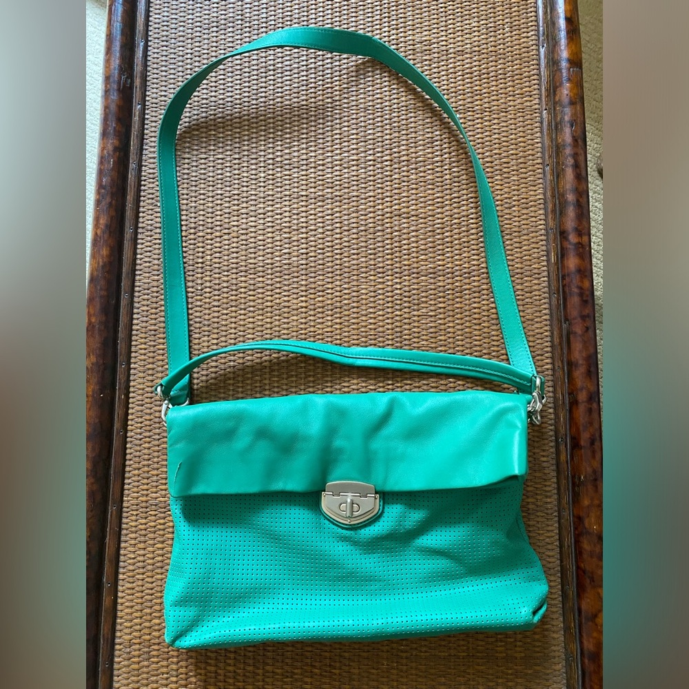 Banana Republic green leather shoulder bag/handbag/clutch.
